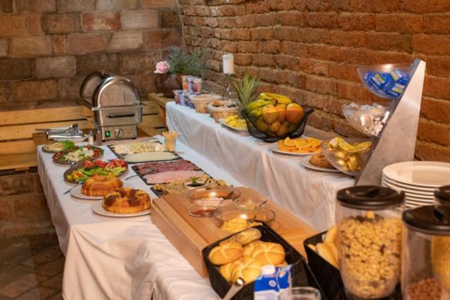 Mikulov Inn - Apartments Slunce Екстериор снимка
