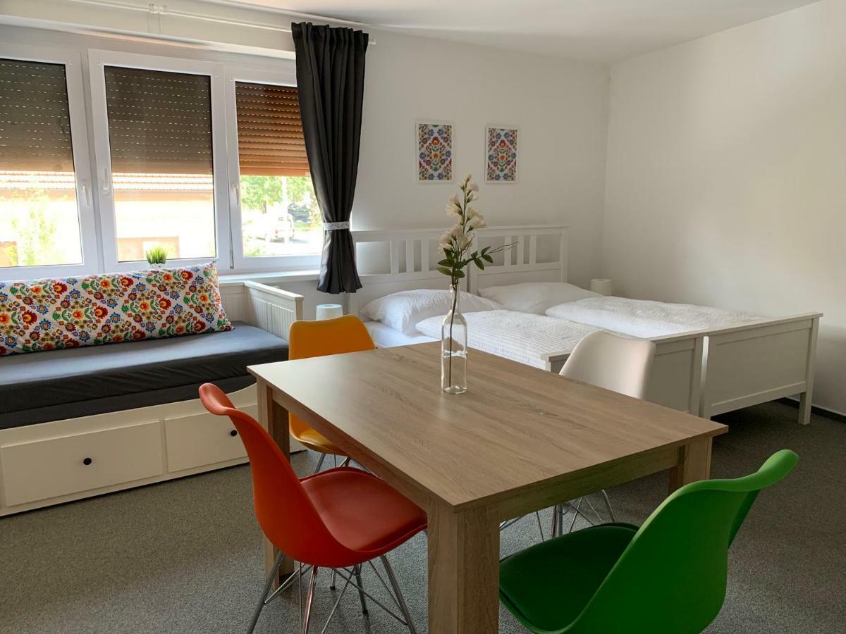 Mikulov Inn - Apartments Slunce Стая снимка